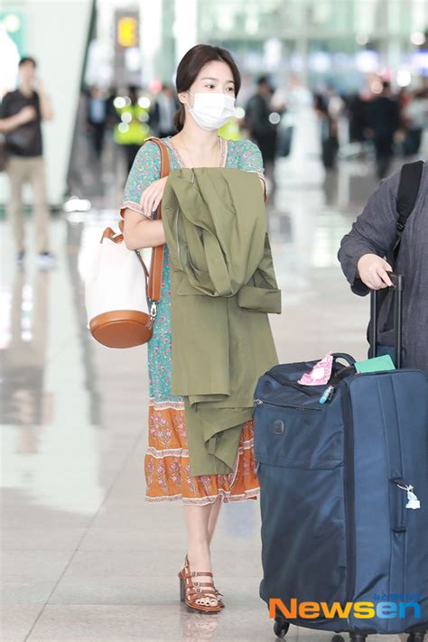 송혜교 시선 강탈 공항패션 포토엔hd 손에 잡히는 뉴스 눈에 보이는 뉴스 뉴스엔