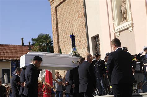 I Funerali Della Bimba Morta Nello Schianto Delle Frecce Tricolori