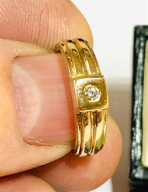 Stunning Vintage 9ct Yellow Gold Diamond Signet Pinky Ring Fully