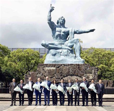 G Health Ministers Offer Flowers At Japans Nagasaki Peace Park The