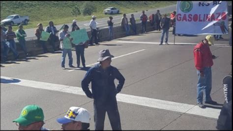 Reportan Capufe y PF 12 bloqueos carreteros en todo el país por