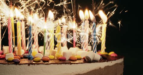 Pretty Birthday Cakes With Sparklers