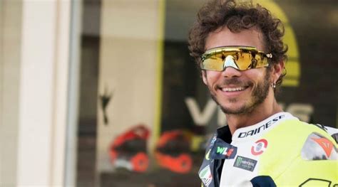 Breaking News Valentino Rossi Pensiun Dari Motogp