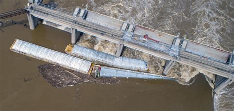 Crews Work To Recover 3 Barges That Got Loose On Ohio River Ap News