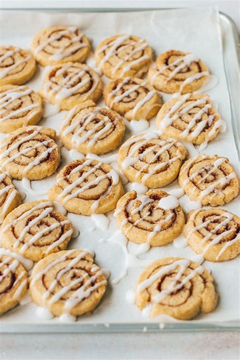 Cinnamon Roll Cookies - Pretty. Simple. Sweet.