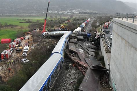 Las Imágenes Del Trágico Accidente De Trenes En Grecia