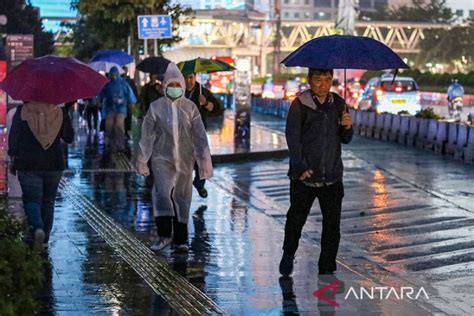 BMKG Mayoritas Kota Besar Indonesia Berpotensi Hujan Akhir Pekan Ini