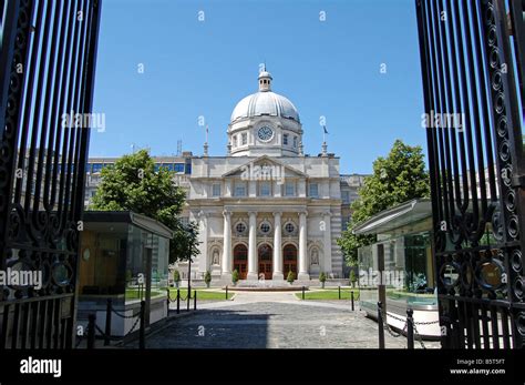 Irish Parliament Building Dublin Stock Photo Alamy