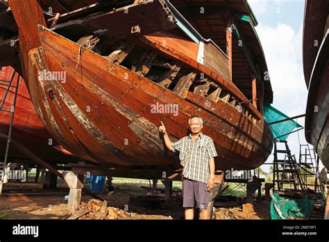 Thailand Boat Builder Hi Res Stock Photography And Images Alamy