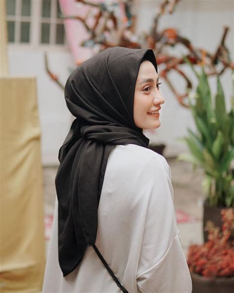 Tren Gaya 44 Hijab Model Baru Riset