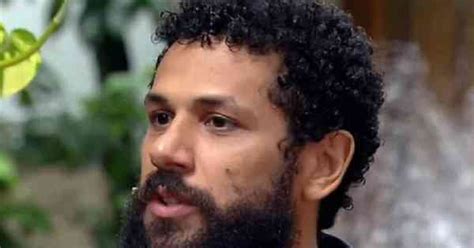 Ator comenta cobranças para beijo gay na novela Terra e Paixão Famosos Entretenimento