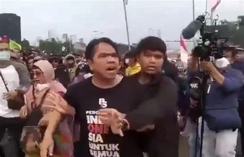 Kronologi Ade Armando Dikeroyok Saat Demo April Babak Belur Dan