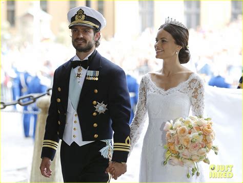 Prince Carl Philip And Sofia Hellqvist Marry In Sweden See Her Wedding Dress Photo 3393029