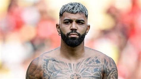 Gabigol Participa De Farra Amigos E Mulheres No Litoral De