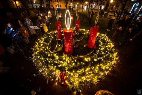 FOTO Upaljena prva adventska svijeća na Nemčićevom trgu Križevci info