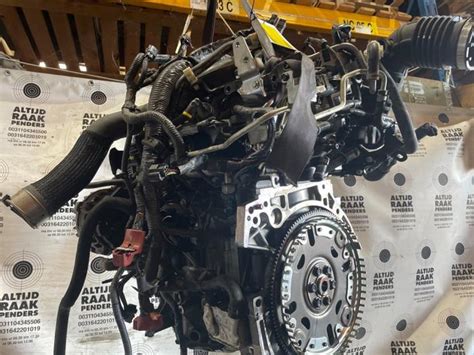 Engine Nissan Qashqai 1 2 DIG T 16V 30984A HRA2