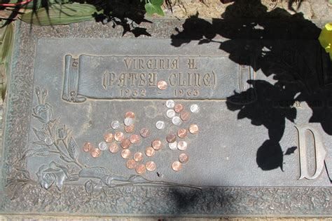 Patsy Cline Grave Site - Go Wandering