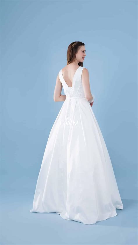 Deep V Neckline Strech Satin Pleated Princess Aline Wedding Dress