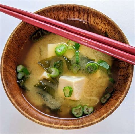 How To Make Simple Delicious Miso Soup The Japanese Kitchen