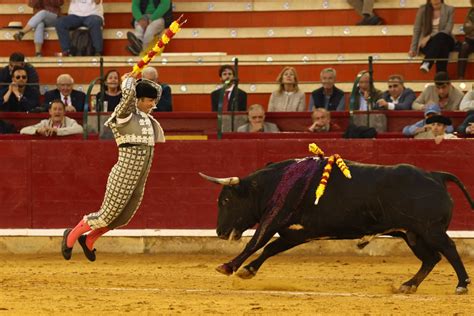 Fotos De La Primera Corrida De Toros De La Feria De San Jorge