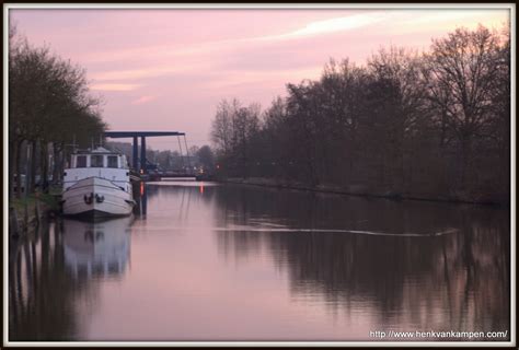 Het Merwedekanaal Bij Het Rijzen Van De Zon Henk Van Kampen