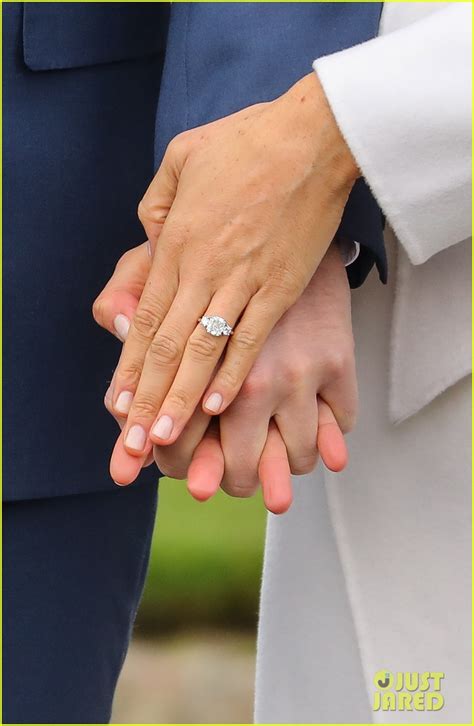 Meghan Markles Engagement Ring Features Princess Dianas Diamonds Photo 3992677 Prince Harry