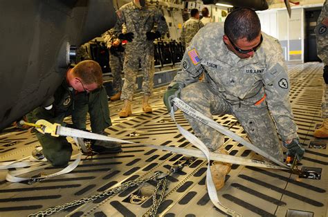 File U S Air Force Senior Airman Jimmy Wilbourn Left A Loadmaster