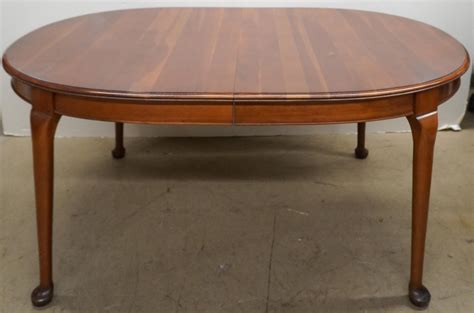 Lot Queen Anne Style Cherry Extension Dining Table 29 12 X 66 In 749 X 1676 Cm