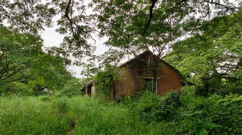 Fileabandoned Goods Storage Building In The Ernakulam Terminus Railway