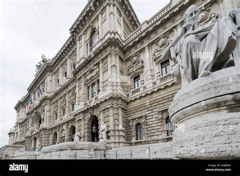 Palazzo Di Giustizia Or Palace Of Justice Rome Italy Stock Photo Alamy