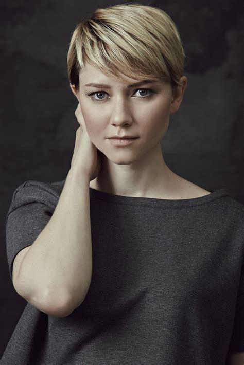 Valorie Curry R Ladyladyboners