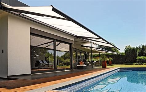 5 benefícios de ter um toldo em casa Stobag Piscina no quintal