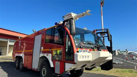 A Laéroport Des Pompiers Pas Comme Les Autres Prêts à Intervenir Sur