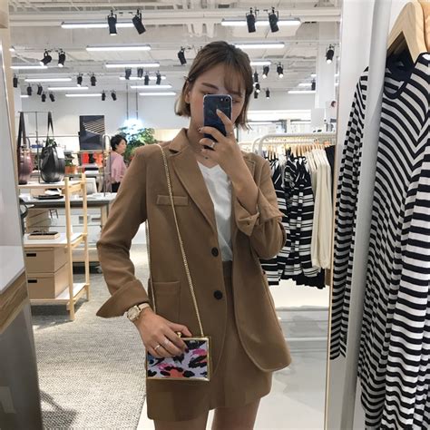 Gam M U M A Thu Si U Hot Trong Nh Ng B C H Nh Ootd T N Y B N C N