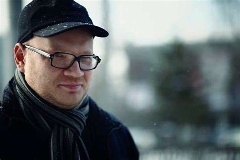 Видеофон: Олег Кашин (@metkere)