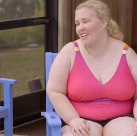 Mama June Shows Off Curves In Hot Pink Swimsuit During Rare Visit With