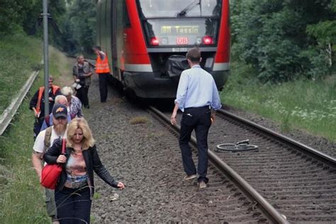 75 Jähriger Von Bahn Erfasst Und Tödlich Verletzt