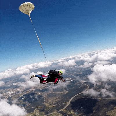 Tandem Skydiving Gifs Get The Best On Giphy