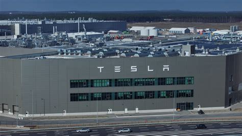 Tesla Gigafactory in Germany has power restored after arson