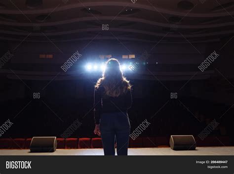 Girl Singing On Stage Telegraph