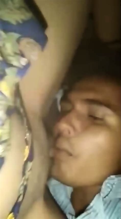 Husband Eating Her Wife S Pussy Like Eating Mango