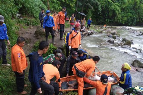 13 Orang Selamat Dalam Kecelakaan Maut Bus Sriwijaya ANTARA News