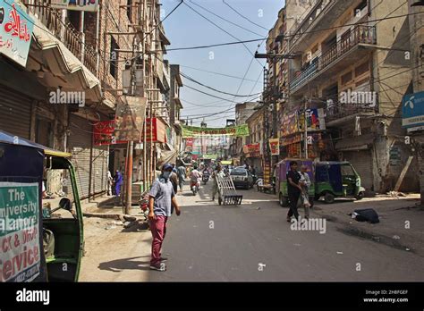 The Vintage Street In Lahore Punjab Province Pakistan Stock Photo Alamy