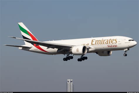 A Efn Emirates Boeing F H Photo By Felix Sourek Id