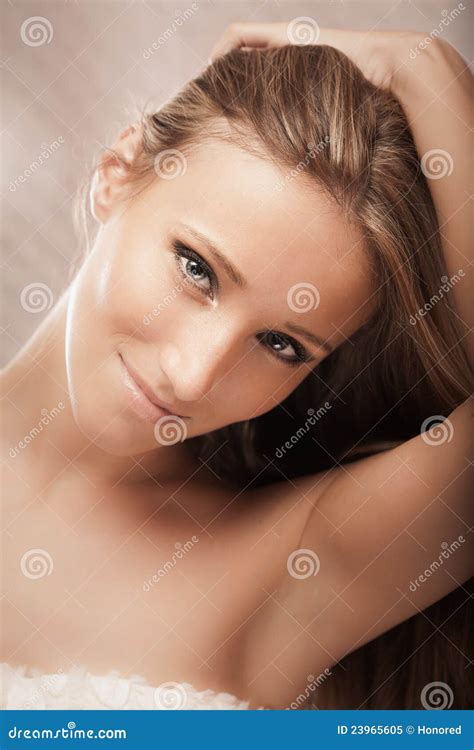 Jeune Belle Blonde Image Stock Image Du Mode Jeune