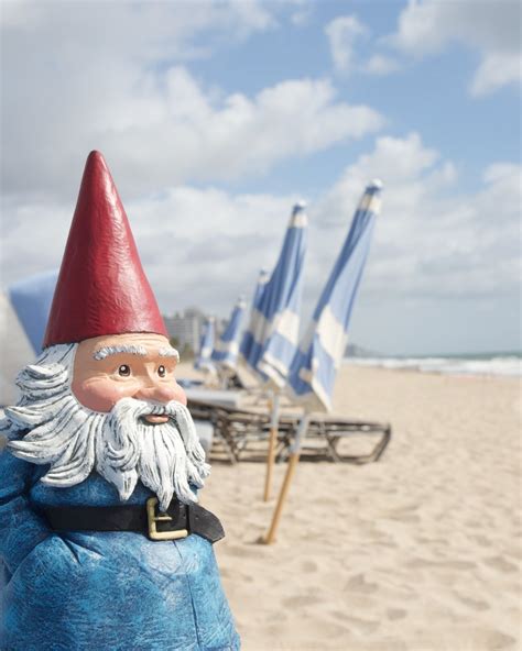 Travelocity Gnome Logo