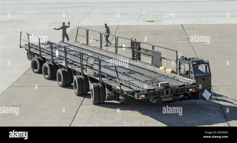 60k Tunner Loader Hi Res Stock Photography And Images Alamy