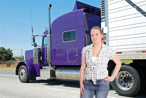 Insiders Look The Life Of Female Truckers 2021 Better Truck Driving