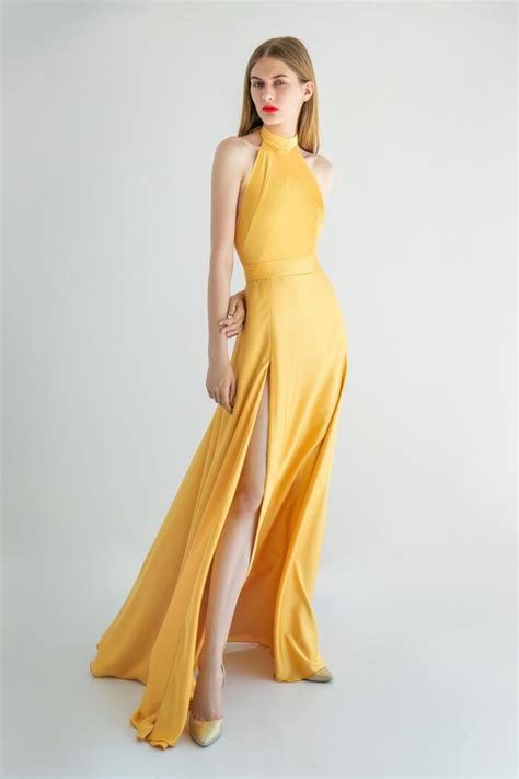 Open back silk evening dresses. Шелковое вечернее платье с открытой ...