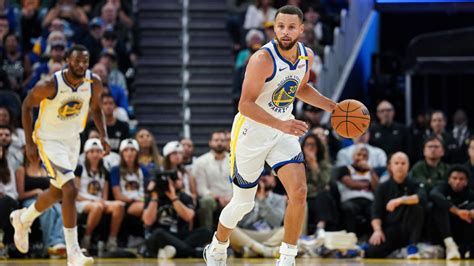 Stephen Curry Injury Update Warriors Star Limps To Locker Room With